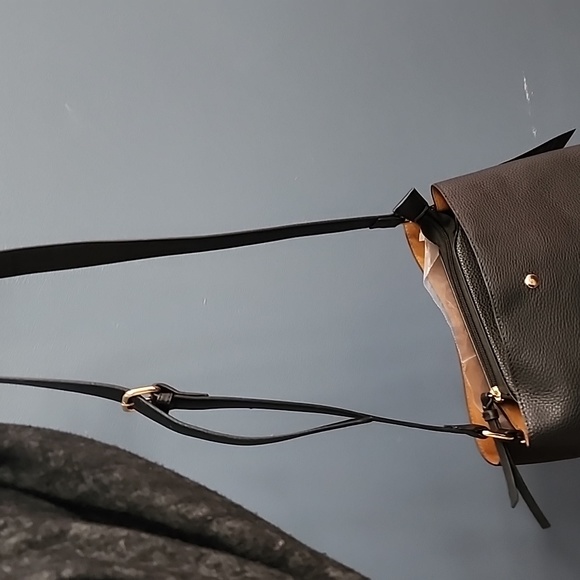 Mathew and Julian Black handbag - Picture 5 of 5